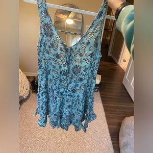 Adorable flowy sundress size M